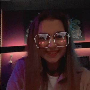 Meet your Posher, Hope